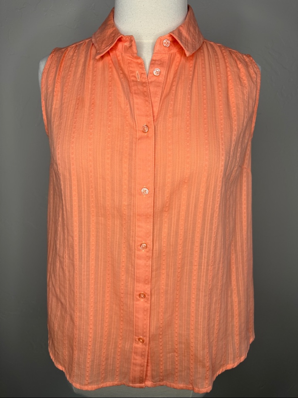 100% Cotton Sleeveless Collared Button-Front Top